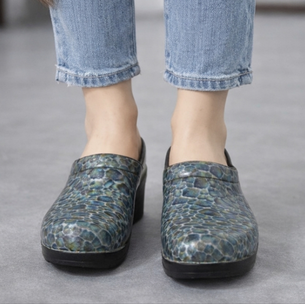 Dansko Women’s Green Pattern Slip-On Clogs – Comfort Nursing Shoes